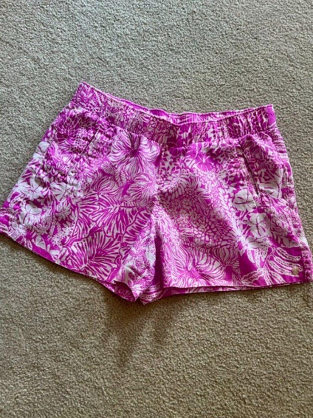 Lilly Pulitzer linen shorts size L - fushia and white